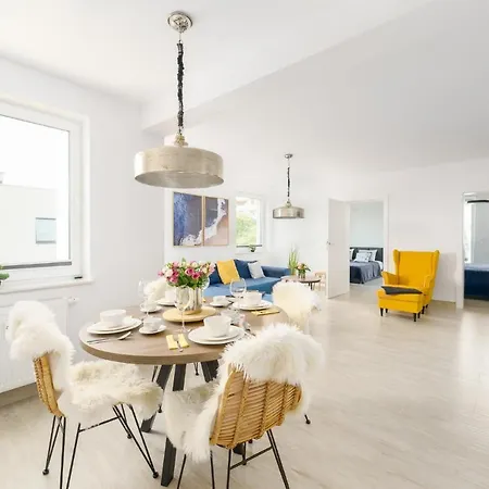 Lighthouse - Kasprowicza 100 아파트