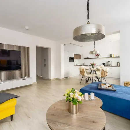 Lighthouse - Kasprowicza 100 Колобжег